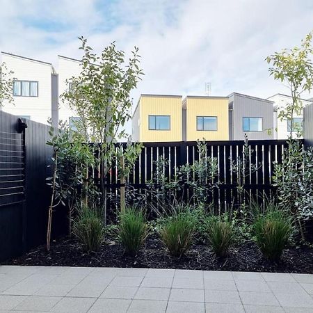 Villa Huntington Townhouse With Patio And Parking à Auckland Extérieur photo