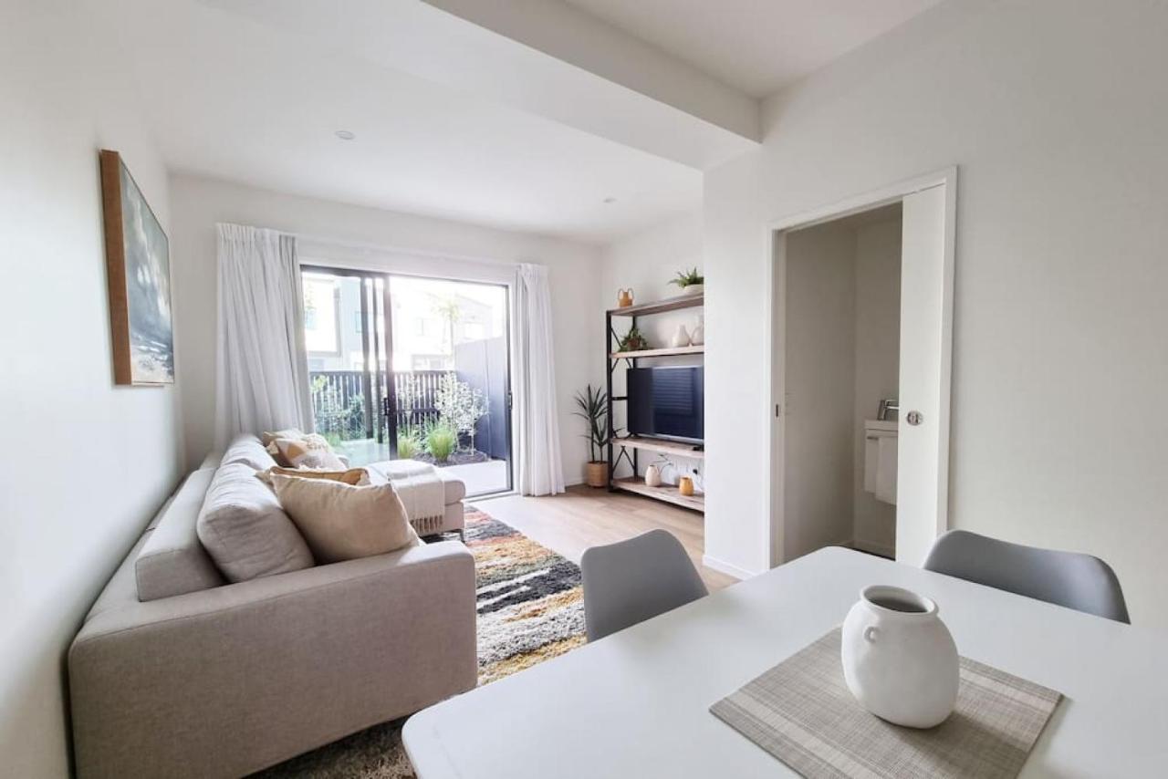 Villa Huntington Townhouse With Patio And Parking à Auckland Extérieur photo