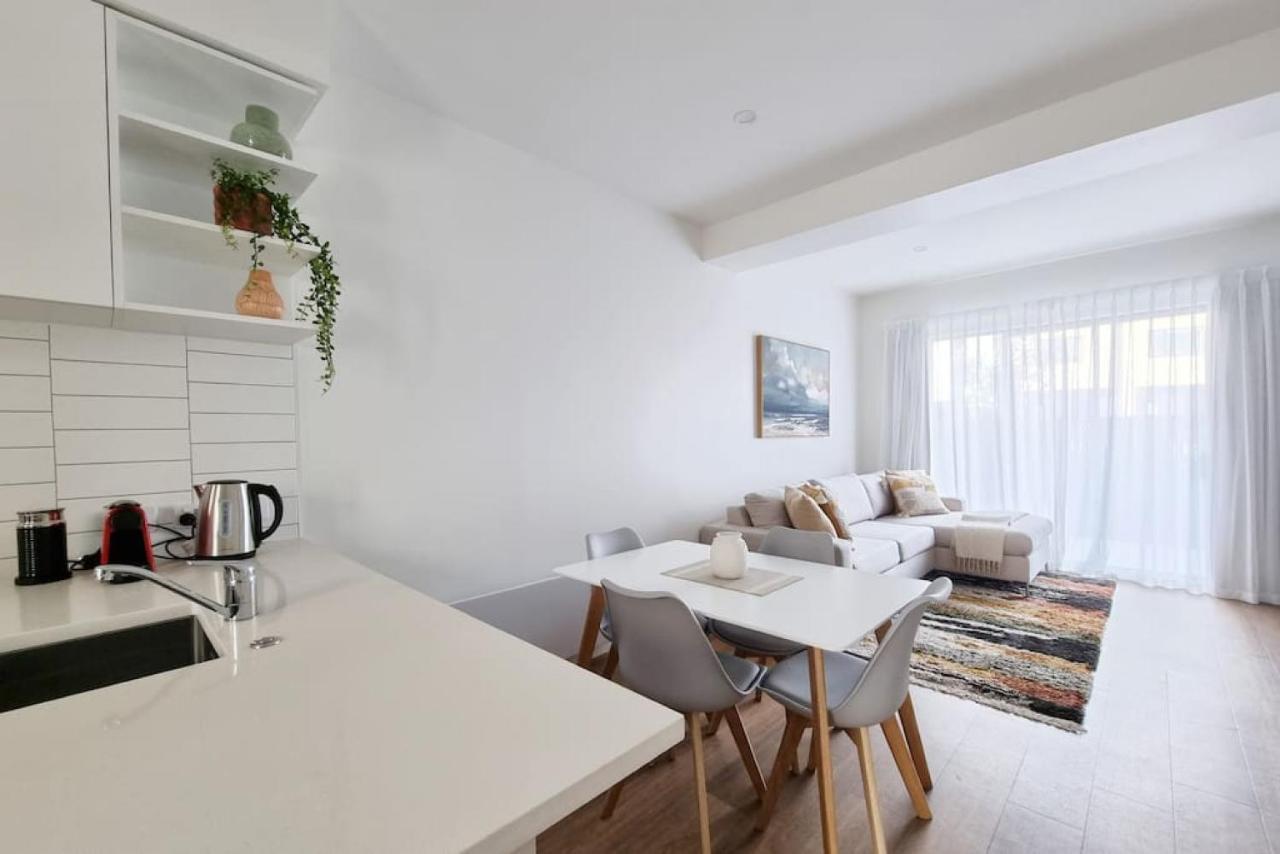 Villa Huntington Townhouse With Patio And Parking à Auckland Extérieur photo