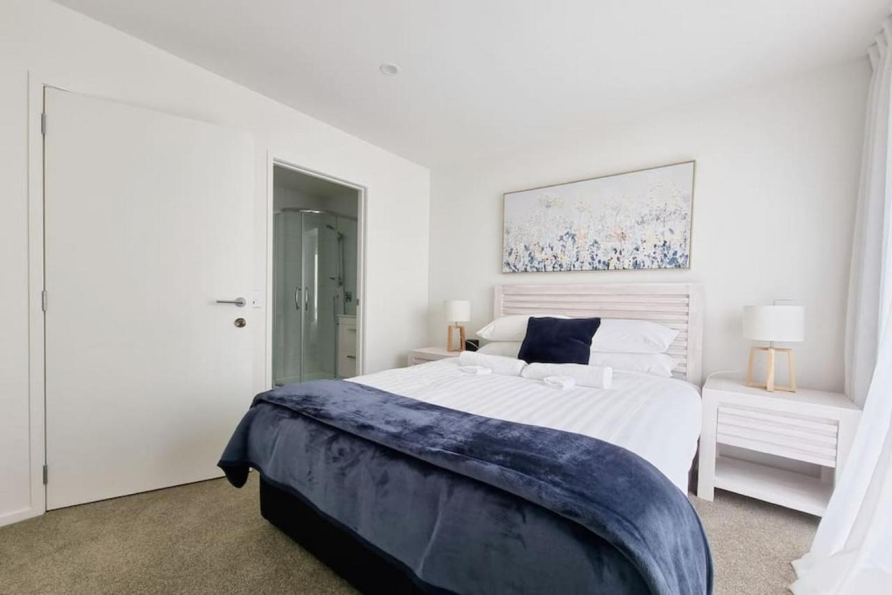 Villa Huntington Townhouse With Patio And Parking à Auckland Extérieur photo